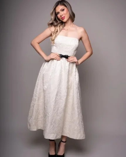 VESTIDO BAJO LA RODILLA CREMA CON LAZO NEGRO