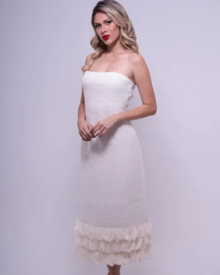 VESTIDO BEIGE BAJO RODLLA CON DISEÑO ABAJO