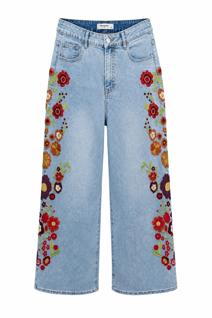 JEANS BORDADO FLORES ROJAS A LOS LADOS